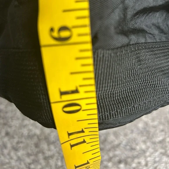 Tommy Bahama black travel duffle bag with hand and shoulder straps - Picture 10 of 10